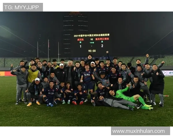 赛后分析:重庆足球队与武汉足球队球员个人能力对比与表现评估 赛后分析:重庆足球队与武汉足球队球员个人能力对比与表现评估